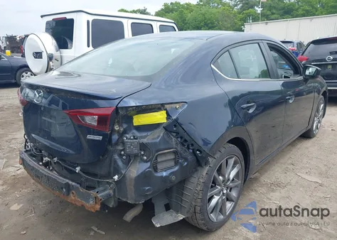 2018 Mazda Mazda3 Touring из США, поврежденный, VIN 3MZBN1V39JM188452